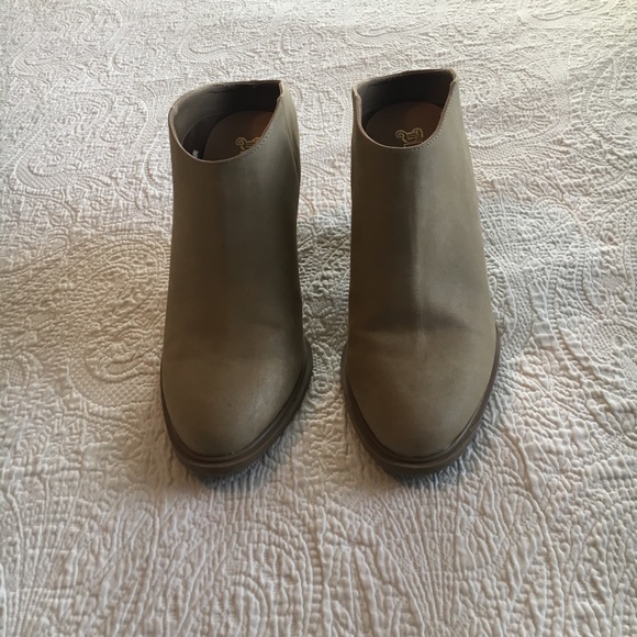 Tan high-heel booties. - Picture 2 of 7